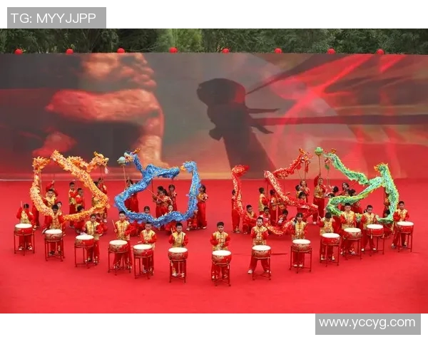 《探讨中国传统文化在现代社会中的传承与创新路径》