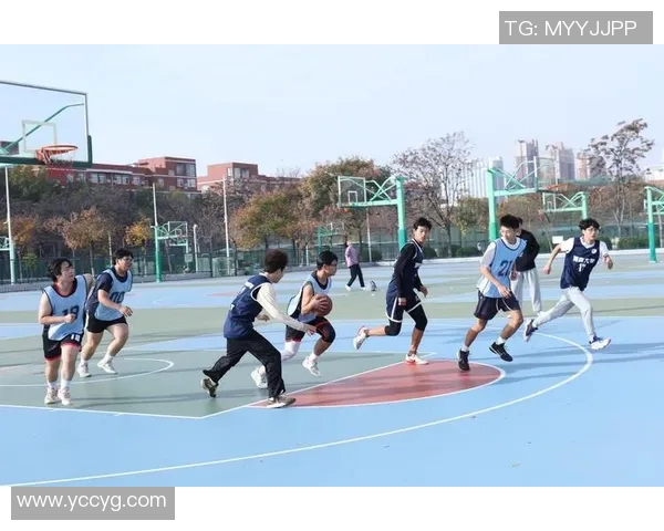 重庆篮球队技术提升之路：聚焦战术创新与球员发展